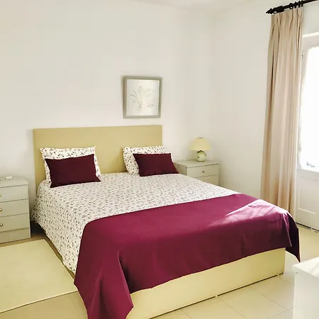 Porto Monte Bed & Breakfast 3*